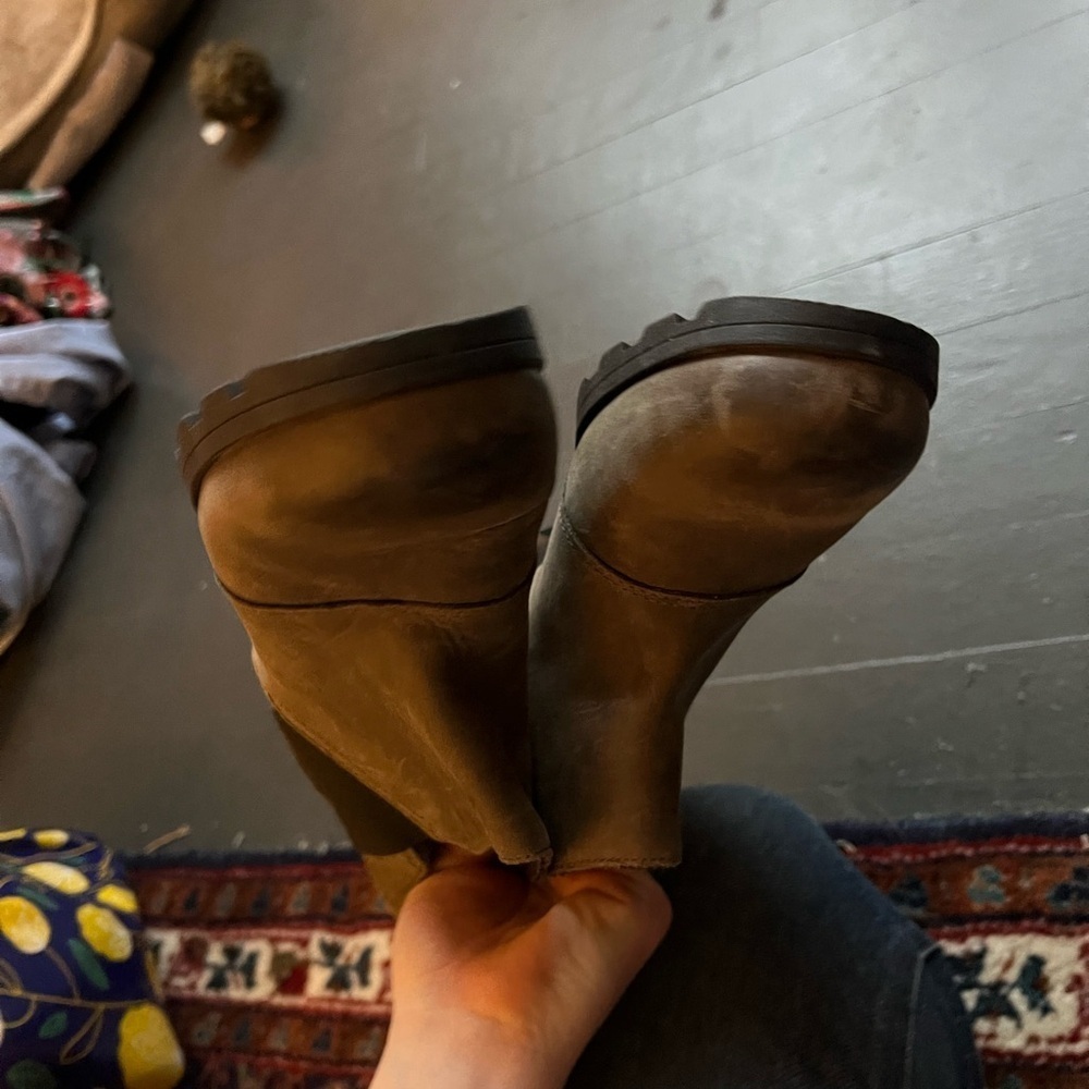 Sorel Emilie Chelsea Waterproof Ankle Boots for Ladies, size 6.5 - Picture 6 of 6